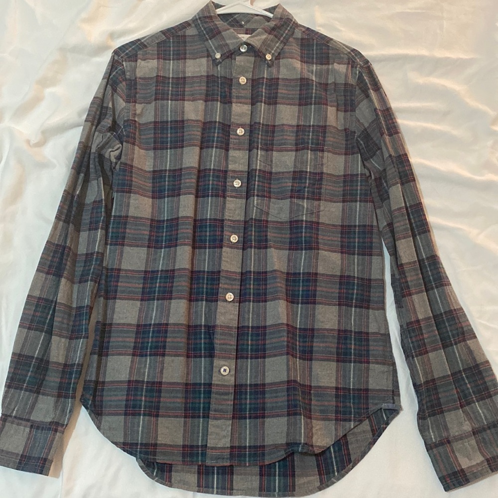 Gap lived-in long sleeve button down, size S
